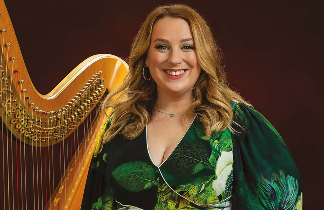 Keziah Thomas, harp